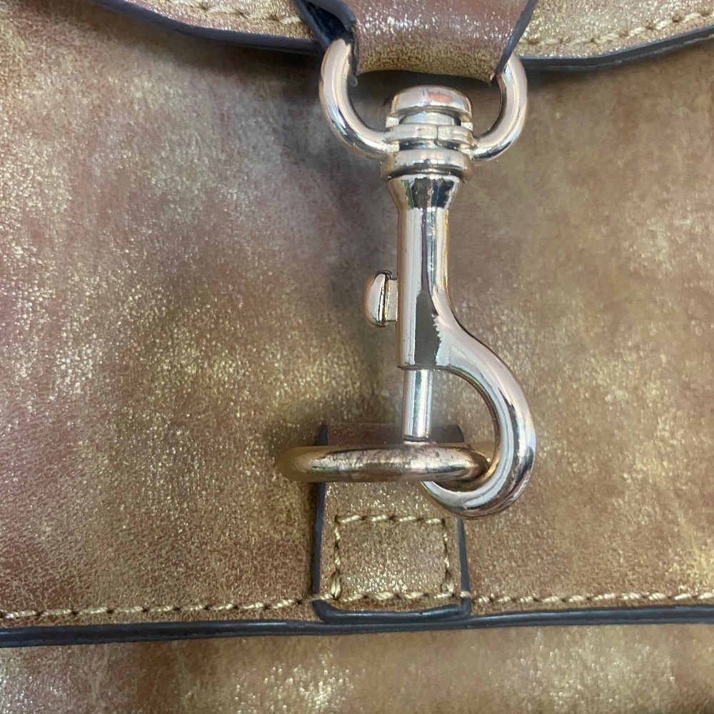 Steve Madden Rose and Gold handbag - Picture 2 of 4
